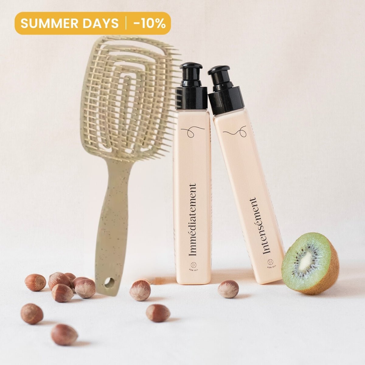 Routine pour cheveux bouclés comprenant un masque et un soin pour nourrir, définir et hydrater les boucles. Et une brosse démêlante pour démêler sans casse et définir les boucles