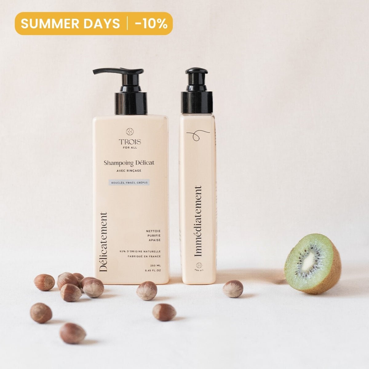 Routine pour cheveux bouclés comprenant un shampoing et un soin pour nourrir, définir et hydrater les boucles