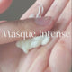 Application masque cheveux bouclés